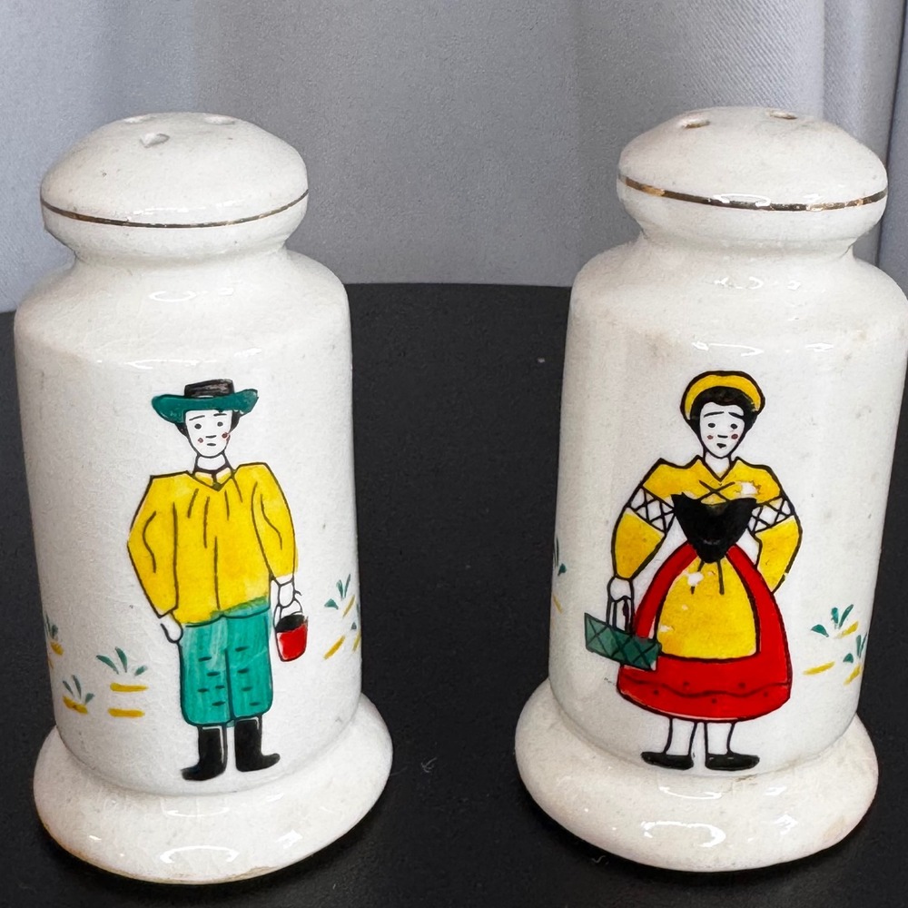 Vintage 50s Hand Painted Dutch Salt & Pepper Shakers Folk Art Off- white Ceramic